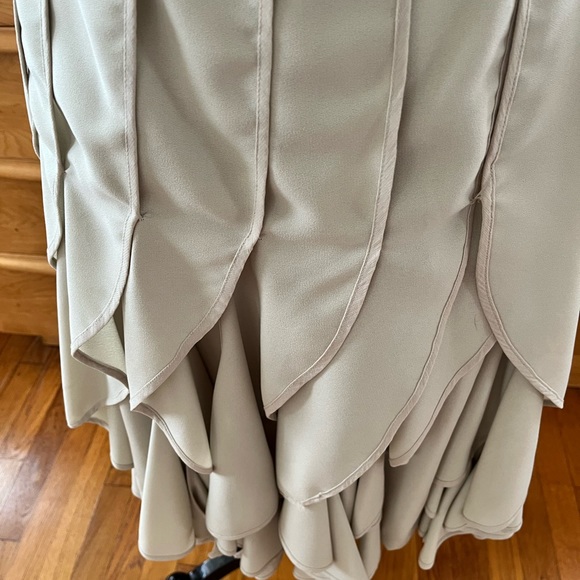 VARUN BAHL WOMEN ANTHROPOLOGIE ICEFALL GRAY SKIRT RUFFLES SIZE 2 - Picture 4 of 16